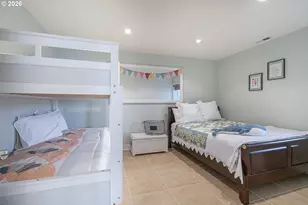 1068 NW 6th Ct, Lincoln City, OR 97367 - Photo 17