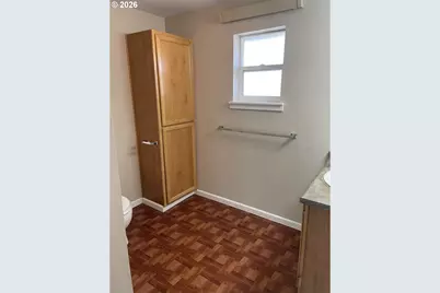 303 Taylor St, Sutherlin, OR 97479 - Photo 23