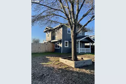 303 Taylor St, Sutherlin, OR 97479 - Photo 3