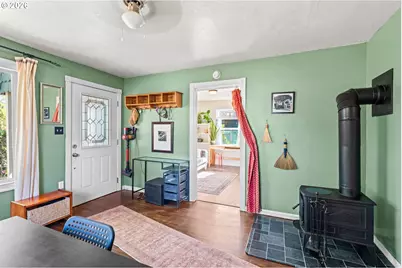 849 L St, Springfield, OR 97477 - Photo 3