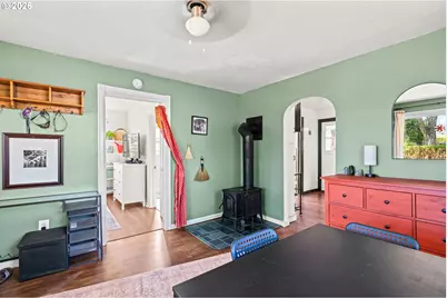 849 L St, Springfield, OR 97477 - Photo 5