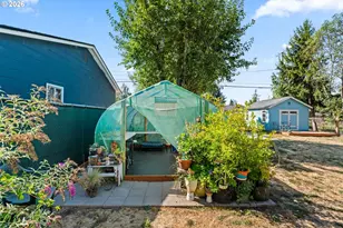 849 L St, Springfield, OR 97477 - Photo 23