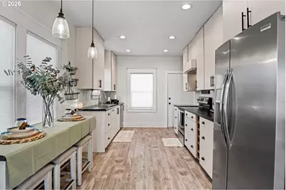 301 Columbia St, Kelso, WA 98626 - Photo 13