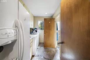 32313 Green Acres Loop, Cottage Grove, OR 97424 - Photo 9