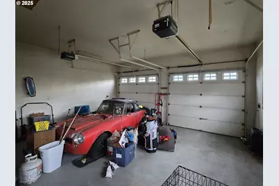 217 NE Peggy Ave, Roseburg, OR 97470 - Photo 25