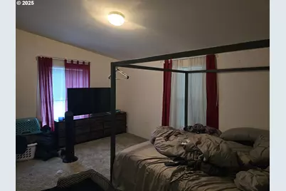 217 NE Peggy Ave, Roseburg, OR 97470 - Photo 11