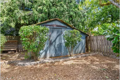 915 7th St, Hood River, OR 97031 - Photo 35
