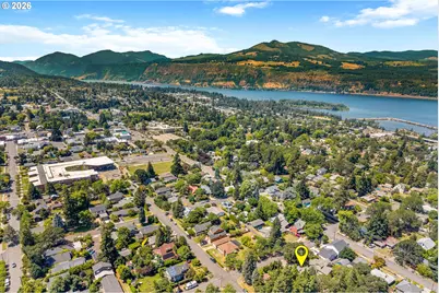 915 7th St, Hood River, OR 97031 - Photo 37