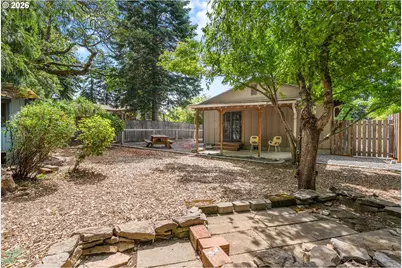 915 7th St, Hood River, OR 97031 - Photo 25
