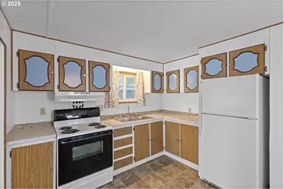 1999 Jansen Way #6, Woodburn, OR 97071 - Photo 9