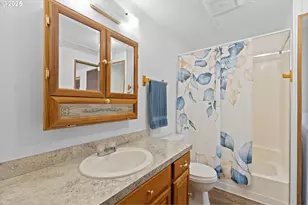 1999 Jansen Way, Woodburn, OR 97071 - Photo 13