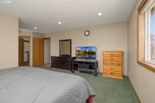 2795 NE Lorie Dr, Hillsboro, OR 97124 - Photo 23