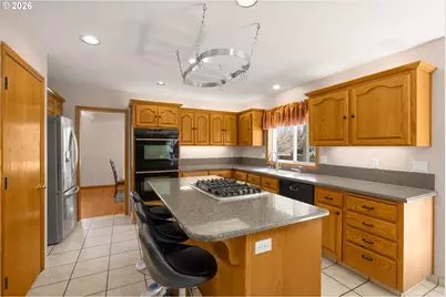 2795 NE Lorie Dr, Hillsboro, OR 97124 - Photo 11