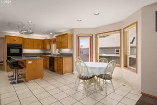 2795 NE Lorie Dr, Hillsboro, OR 97124 - Photo 13