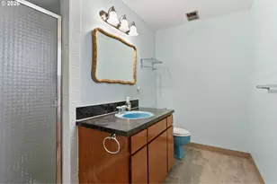 13529 SE Taylor Ct, Portland, OR 97233 - Photo 31