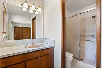 13529 SE Taylor Ct, Portland, OR 97233 - Photo 23