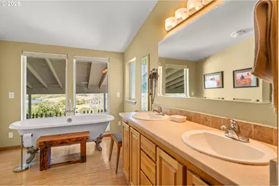 24195 Carpenterville Rd, Gold Beach, OR 97444 - Photo 9