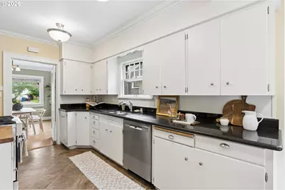 2804 NE 26th Ave, Portland, OR 97212 - Photo 9