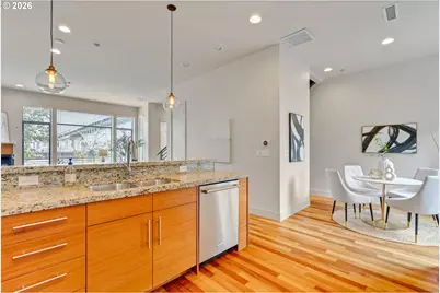 2124 NW 16th Ave, Portland, OR 97209 - Photo 13