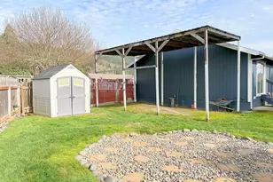 1708 Jasper Ave, Sutherlin, OR 97479 - Photo 29