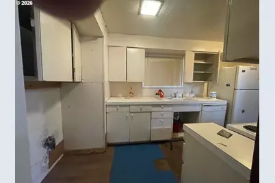 275 W 37th Ave, Eugene, OR 97404 - Photo 15