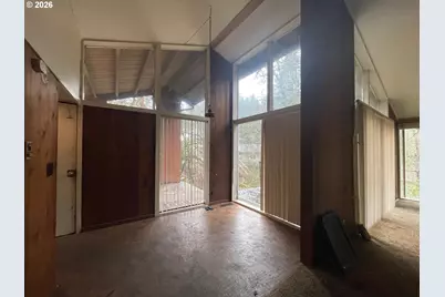 275 W 37th Ave, Eugene, OR 97404 - Photo 9