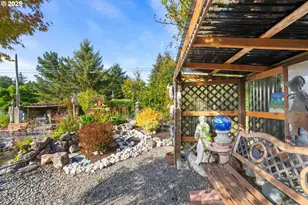 90994 Beacon Ln, Coos Bay, OR 97420 - Photo 17