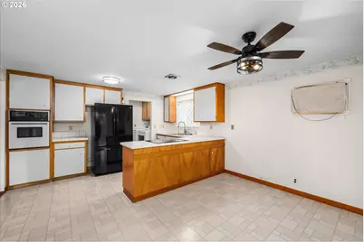 1755 Brentwood Ave, Eugene, OR 97401 - Photo 9