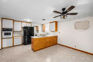 1755 Brentwood Ave, Eugene, OR 97401 - Photo 9