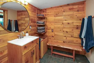28884 Hillaire St, Eugene, OR 97402 - Photo 17