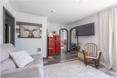 42111 Highway 226, Scio, OR 97374 - Photo 3