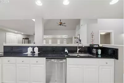 1271 Arcadia Dr, Eugene, OR 97401 - Photo 17