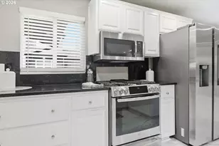 1271 Arcadia Dr, Eugene, OR 97401 - Photo 15