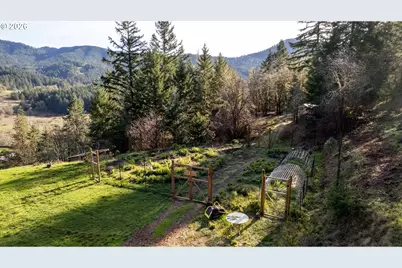 270 Sabrina Ln, Winston, OR 97496 - Photo 21