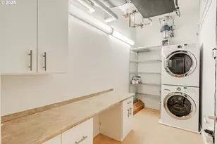 836 S Curry St, Portland, OR 97239 - Photo 25