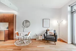 836 S Curry St, Portland, OR 97239 - Photo 9