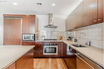 836 S Curry St #1206, Portland, OR 97239 - Photo 15