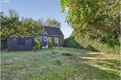 8301 NE Hassalo St, Portland, OR 97220 - Photo 27