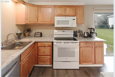 172 Norman Ave, Eugene, OR 97404 - Photo 5