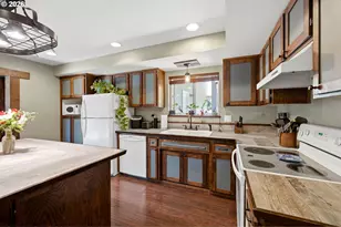 330 NW 12th St, McMinnville, OR 97128 - Photo 15