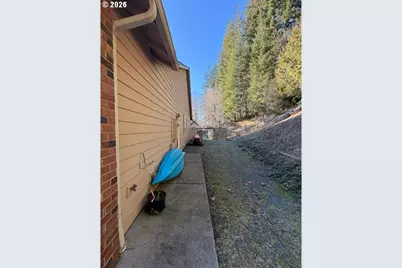 255 Astro Dr, Kelso, WA 98626 - Photo 11