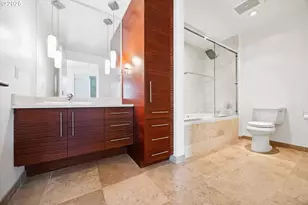 1830 NW Riverscape St, Portland, OR 97209 - Photo 27