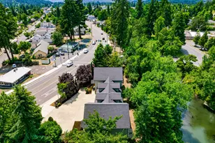911 N 9th St, Cottage Grove, OR 97424 - Photo 5