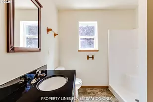 911 N 9th St, Cottage Grove, OR 97424 - Photo 31