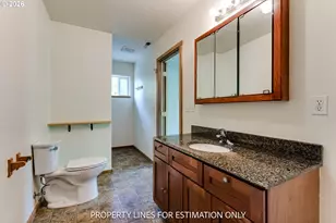 911 N 9th St, Cottage Grove, OR 97424 - Photo 33