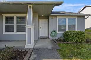 133 Silverado St, Roseburg, OR 97471 - Photo 5