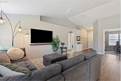 133 Silverado St, Roseburg, OR 97471 - Photo 9