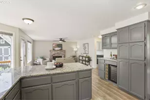 11348 SW 105th Pl, Portland, OR 97223 - Photo 9