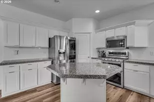 8445 SW 195th Pl, Beaverton, OR 97007 - Photo 3