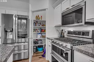 8445 SW 195th Pl, Beaverton, OR 97007 - Photo 17